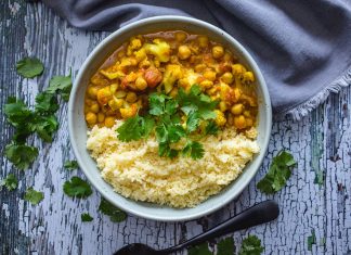 Ястие с карфиол, нахут и кус-кус Ястие с карфиол, нахут и кус-кус