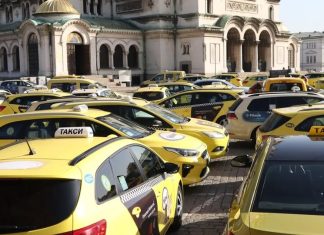Таксиметровите шофьори търсят подкрепа от Европа срещу поскъпването на застраховките Таксиметровият синдикат сезира ЕС заради високите цени на „Гражданска отговорност“